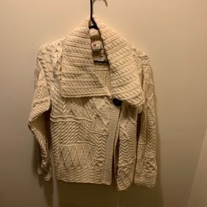 Patterned Irish merino wool sweater size medium
